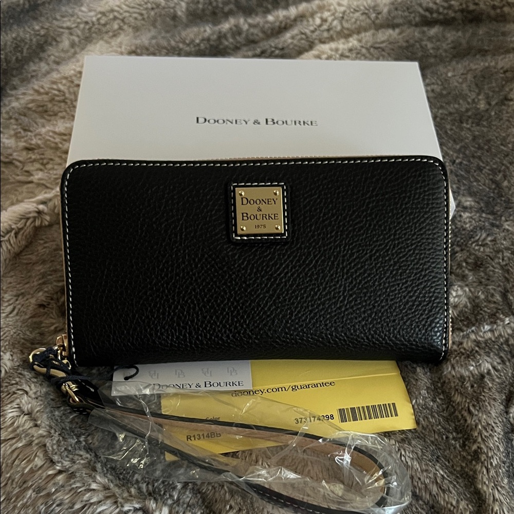 Dooney & Bourke Black Leather Zip Wallet/wristlet